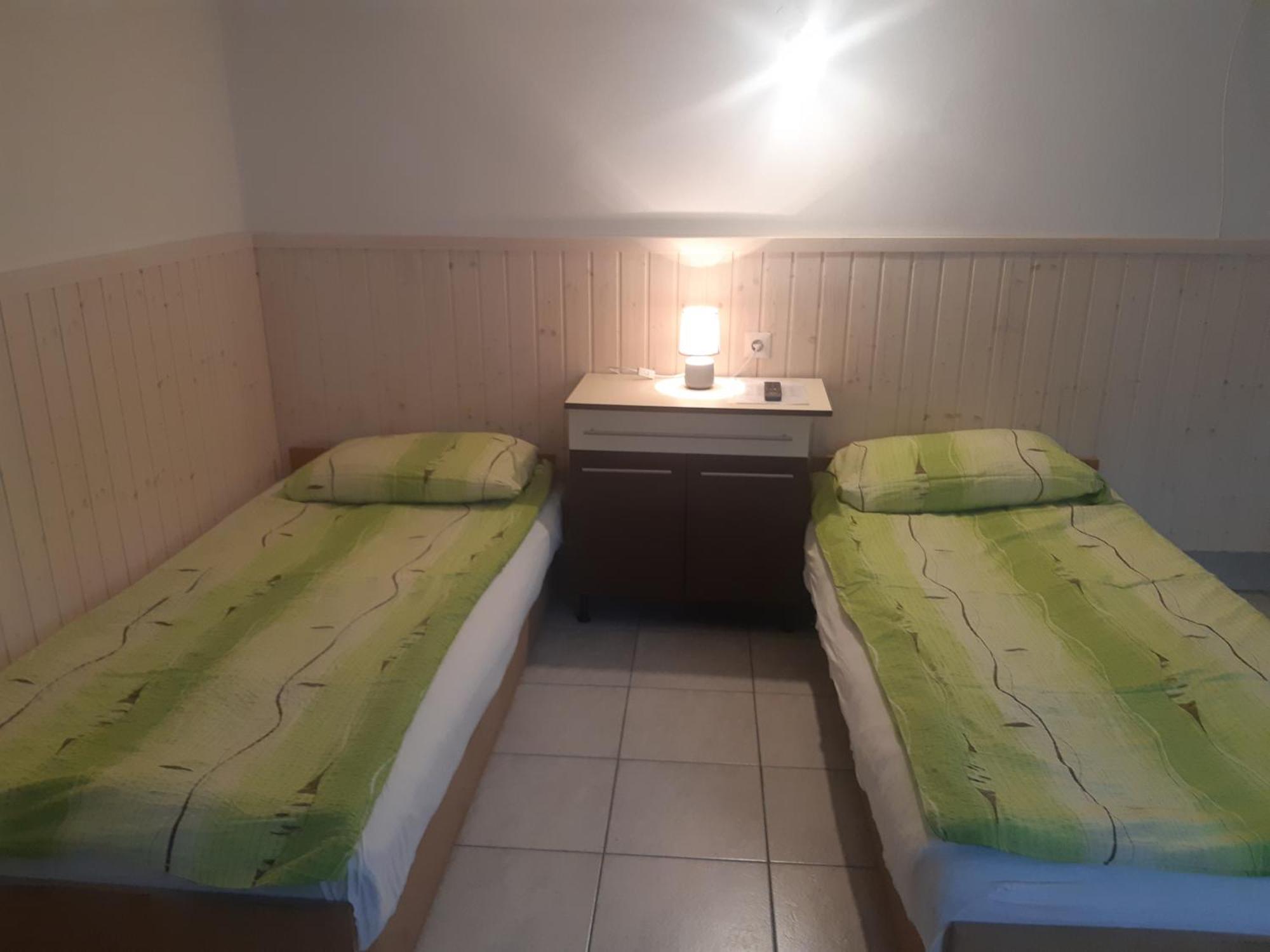 בלטונפנבש Sub Rosa Two-Bedroom Apartment מראה חיצוני תמונה